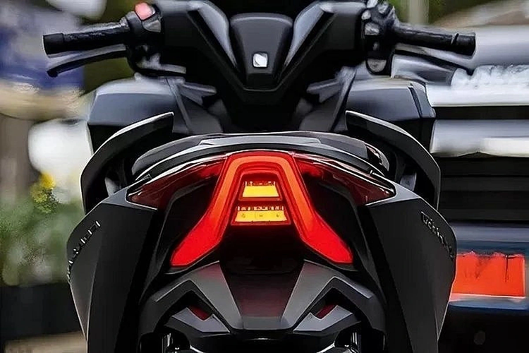 Xe được trang bị bộ mâm 12 inch, hệ thống tạm dừng/khởi động (ISS), bộ khởi động ACG và hệ thống phanh kết hợp (CBS) chứ chưa có hệ thống chống bó cứng phanh ABS.