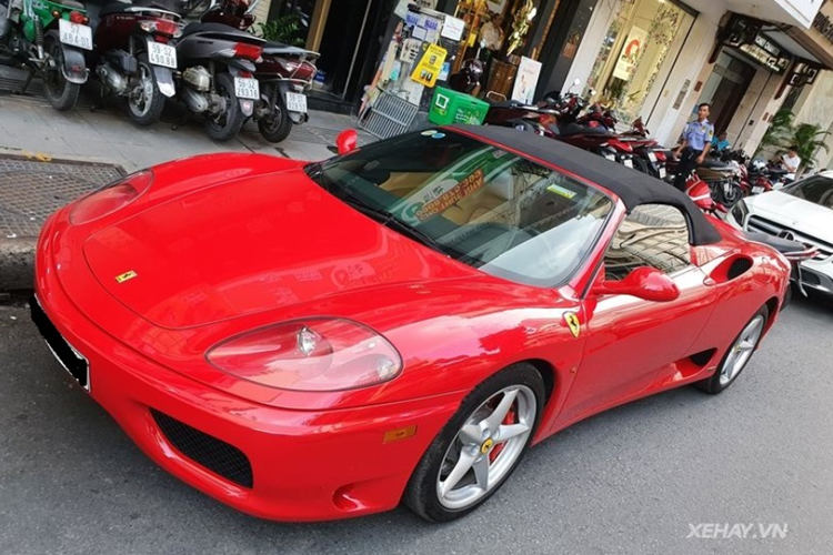 Cụ thể, hai chiếc Ferrari 360 Spider và 599 GTB này trước đó đều từng thuộc sở hữu của ông Đặng Lê Nguyên Vũ. Ước tính, số tiền mà ông Vũ bỏ ra để sở hữu lại bộ đôi trên vào khoảng hơn 15 tỷ đồng.