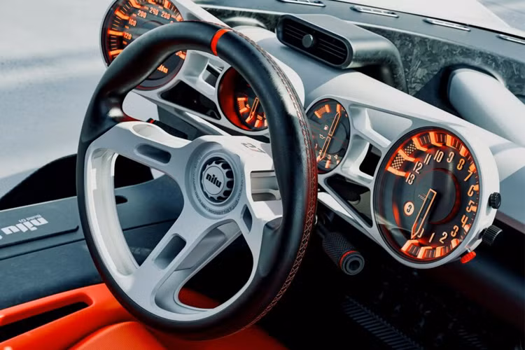 Về nội thất, chiếc xe có thiết kế buồng lái tối giản tập trung vào việc điều khiển, độ phản hồi thủ công và analog và màn hình duy nhất là gương camera chiếu hậu.