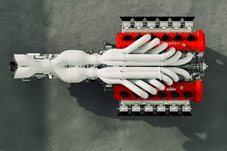 Kết hợp với vô lăng của xe chính là đồng hồ đo hình tròn lớn cũng như bảng điều khiển tối giản. Sức mạnh được cung cấp bởi động cơ V12 6.5 lít hút khí tự nhiên của Hartley Engines, từ đây tạo ra công suất 1.070 mã lực và mô-men xoắn 860 Nm.