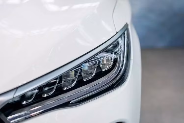 Trước Việt Nam, BYD M6 đã được bán ở những thị trường Đông Nam Á khác như Indonesia và Thái Lan. BYD M6 vốn là mẫu MPV thuần điện được phát triển dựa trên Song Max. Tại thị trường Trung Quốc, mẫu xe này có tên gọi khác là Song Max EV.