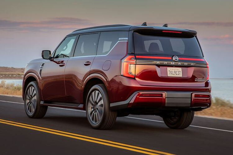 Phiên bản Platinum Reserve cao cấp nhất được nâng tầm với hệ thống ProPILOT Assist 2.1 tiên tiến, cung cấp khả năng lái bán tự động. Nissan Armada 2025 ở Mỹ với 9 phiên bản có giá từ 56-80.000 USD (1,43-2 tỷ đồng). Tại thị trường Mỹ, xe sẽ cạnh tranh với đối thủ Toyota Sequoia.