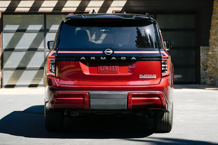 Bắt đầu từ phiên bản SL, người mua sẽ được thưởng thức hệ thống âm thanh Klipsch 12 loa cao cấp, một bước tiến đáng kể so với 6 loa khiêm tốn của phiên bản SV tiêu chuẩn. Hệ thống kiểm soát khí hậu 3 vùng là tiêu chuẩn cho tất cả các phiên bản và đúng như mong đợi