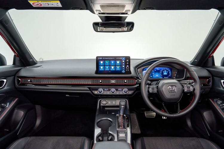 Với mức giá của Honda Civic 2025 tại thị trường Thái Lan, dự đoán xe Honda Civic 2025 bán tại Việt Nam sẽ có giá bán cao hơn bản cũ hiện đang có giá từ 730 - 870 triệu đồng.