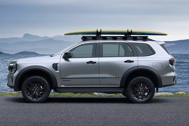 Nằm bên dưới nắp ca-pô của mẫu SUV hạng D này là động cơ diesel 4 xi-lanh, tăng áp đơn, dung tích 170 mã lực và mô-men xoắn cực đại 405 Nm. Động cơ đồng hành với hộp số tự động 6 cấp và hệ dẫn động cầu sau. Xe có 4 chế độ lái, bao gồm Normal, Eco, Tow/Haul và Slippery.