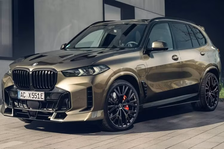 Vừa qua, hãng độ AC Schnitzer đã cho ra mắt gói nâng cấp dành cho BMW X5 Facelift 2024 mới với bộ Bodykit mới, bộ mâm xe cỡ lớn với kích thước 22 inch mới, hệ thống treo thể thao được hạ thấp cũng như nâng cấp, tăng cường hiệu năng cho cả phiên bản xăng và diesel của G05 X5.