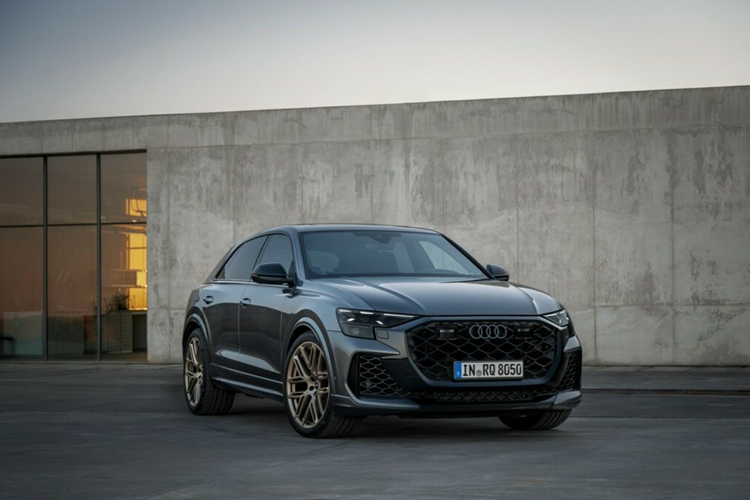 Audi RS Q8 2025 tu 141.900 USD lap ky luc tai “dia nguc xanh”