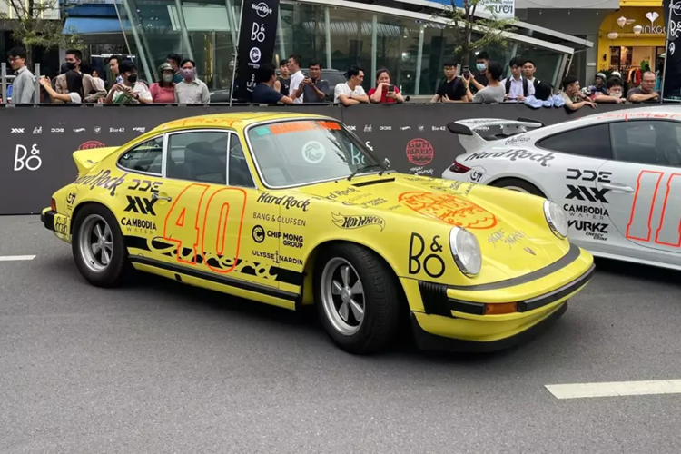 Và thật thú vị, tại hành trình siêu xe Gumball 3000 2024 đã có 1 đội xe 911 rất đáng để chiêm ngưỡng, từ 911 GT3 RS thế hệ 992, 911 GT2 RS, 911 GT3, 911 Turbo S cho đến 911 thường và cả sự góp mặt của Porsche Carrera RS 52 năm tuổi.