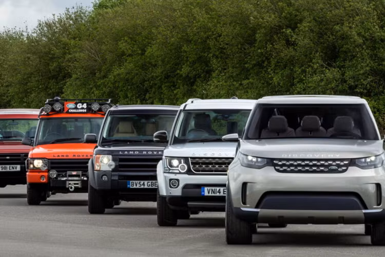 Land Rover Discovery có thể đã mất đi phần nào “ánh hào quang” so với Defender phổ biến hơn, tuy nhiên tính đến nay, mẫu SUV này đã tròn 35 tuổi. Để đánh dấu cột mốc quan trọng này, hãng đã giới thiệu Land Rover Discovery 35th Edition 2024 mới - mẫu xe chủ lực của thương hiệu.
