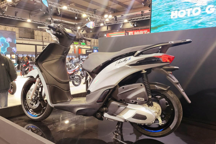 Ở phiên bản S, mâm xe sẽ có decal trang trí, khung đèn hậu, đèn xi-nhan và logo Liberty mới đều được hoàn thiện bằng màu đen bóng.