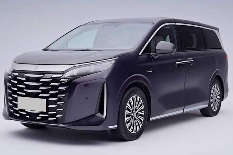 Phạm vi hoạt động hoàn toàn bằng điện của BYD Xia PHEV 2025 mới lần lượt là 100 km và 180 km. Các thông số kỹ thuật chi tiết hơn về hệ truyền động và phạm vi hoạt động vẫn cần được xác nhận chính thức.