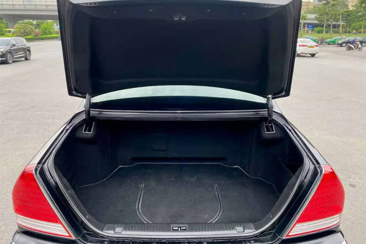 Tài khoản Hoà Hà Đông chia sẻ thêm: "Xe hoài cổ phù hợp dân chơi đi coffe, tuy nhiên giá này chắc nghiến gãy răng mới dám mua vì mỗi lần thấy đồ lại bay sang Hàn kiếm chắc quá ba tiền thóc".