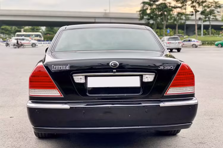 Xe sử dụng động cơ V6 3.5L, sản sinh công suất tối đa 214 mã lực, kết hợp hộp số tự động H-matic 5 cấp. Trang bị an toàn có trên xe gồm: Chống bó cứng phanh ABS, hệ thống kiểm soát lực kéo TCS, phân bổ lực phanh điện tử EBD, hàng loạt các túi khí và hệ thống ổn định trạng thái thân xe VDC…