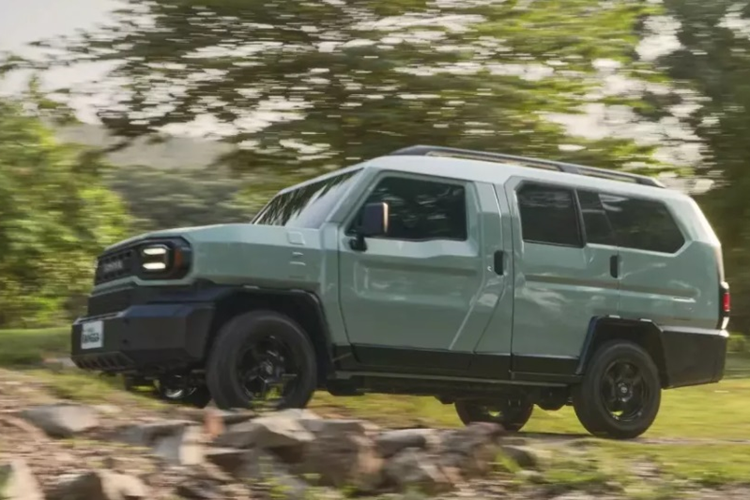 Thực chất mẫu SUV mới này chính là bán tải Toyota Hilux Champ độ của Toyota Astra Motor. Tại Indonesia, Toyota Hilux Champ có tên gọi là tên gọi Hilux Rangga.