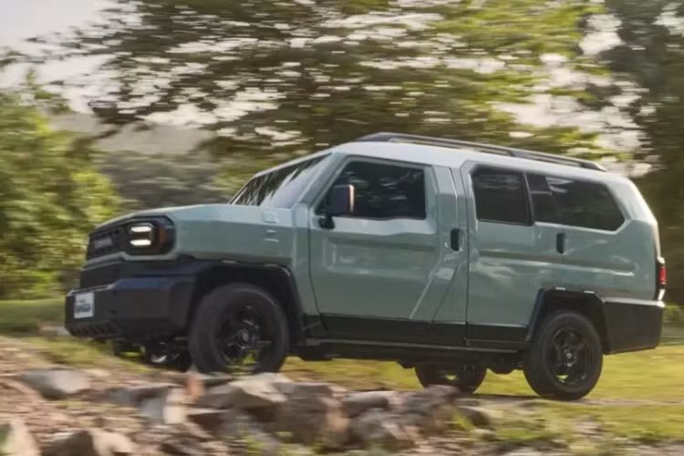 Thực chất mẫu SUV mới này chính là bán tải Toyota Hilux Champ độ của Toyota Astra Motor. Tại Indonesia, Toyota Hilux Champ có tên gọi là tên gọi Hilux Rangga.