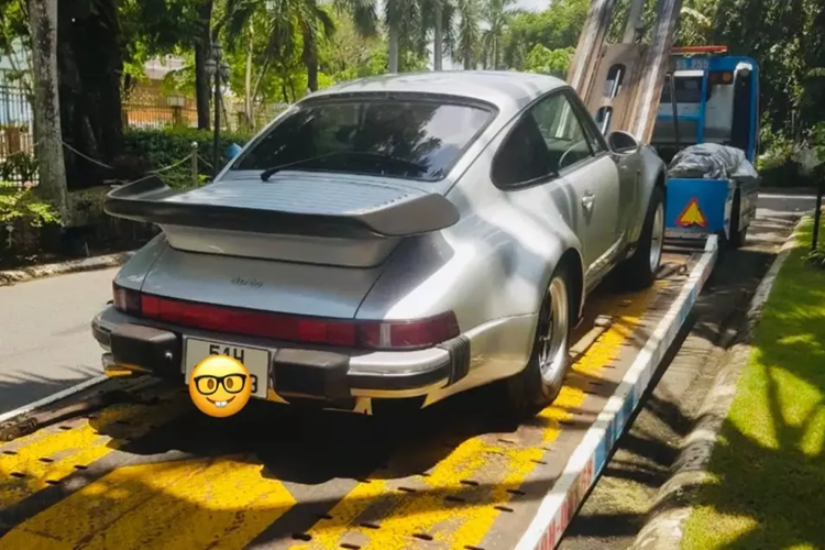 Xe thể thao Porsche 930 Turbo được trang bị khối động cơ 6 xy-lanh, dung tích 3.3 lít, tăng áp, sản sinh ra công suất tối đa 282 mã lực tại vòng tua máy 5.500 vòng/phút và mô-men xoắn cực đại 412 Nm tại vòng tua 4.000 vòng/phút.