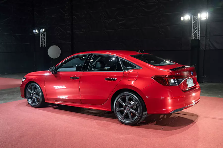 Hiện chưa có thông tin về thời điểm Honda Civic mới ra mắt thị trường Việt Nam. Trước đó, đã từng có tin đồn về việc mẫu xe này trình làng ở Việt Nam vào cuối năm nay.