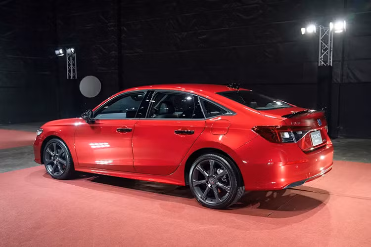 Hiện chưa có thông tin về thời điểm Honda Civic mới ra mắt thị trường Việt Nam. Trước đó, đã từng có tin đồn về việc mẫu xe này trình làng ở Việt Nam vào cuối năm nay.