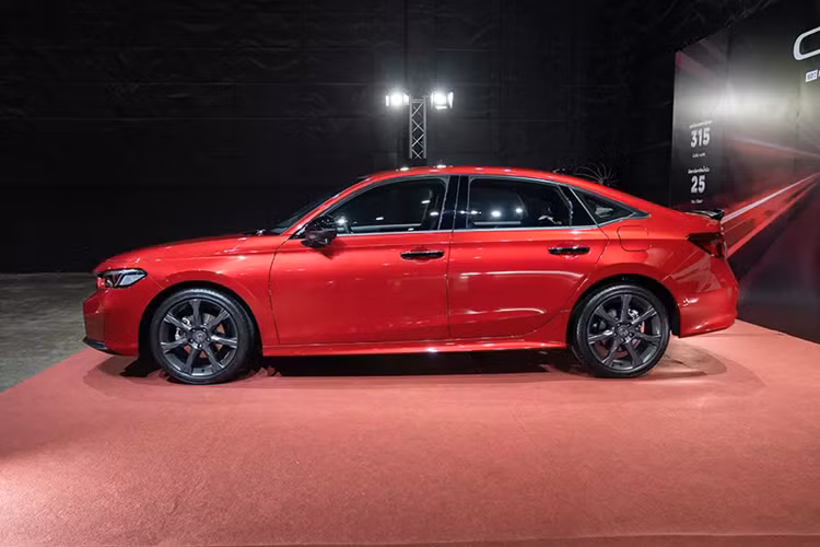 Bên cạnh đó là 4 chế độ lái, bao gồm Econ, Normal, Sport và Individual.