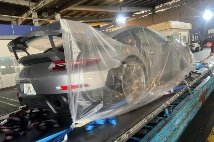 Ở danh sách của hành trình Gumball 3000, còn có 2 chiếc siêu xe Bugatti là Chiron và Chiron Super Sport của các đại gia Campuchia đã chắc suất tham dự, cùng với 2 xe khác là Chiron và Chiron Pur Sport của đại gia Mỹ nhưng không có trong danh sách các xe tham dự.