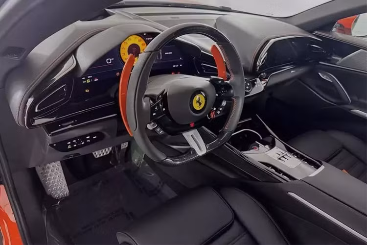 Chiếc màu đỏ đã được bán từ đầu tháng 10. Chiếc Purosangue thứ tư đã cập bến trong tháng này. Chiếc xe được sơn màu xanh lam tuyệt đẹp và đã chạy được 109 dặm (175 km). Đây là chiếc xe có giá cả phải chăng nhất hiện có, với mức giá 679.980 USD (khoảng 11,6 tỷ đồng), dù vậy, nó vẫn chênh khoảng 279.000 USD.