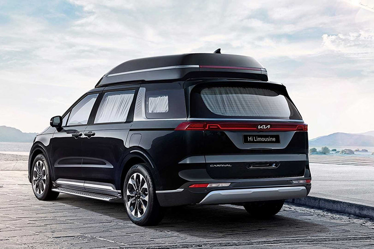 Được cho là phiên bản cao cấp nhất, định vị ngang với Toyota Alphard, mẫu MPV hạng sang Kia Carnival Hi-Limousine chắc chắn sẽ sở hữu nhiều tiện ích cùng mức giá đắt hơn đáng kể so với bản thường.