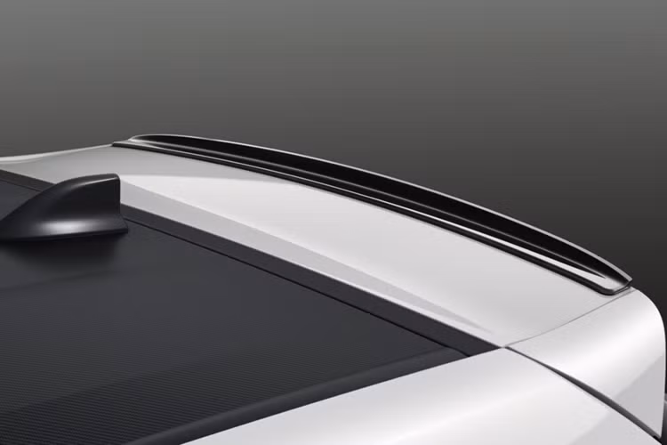 Toyota cũng đã bắt đầu nhận đơn đăng ký cho các biến thể đặc biệt Sebastien Ogier và Kalle Rovanpera WRC Driver số lượng giới hạn, dành riêng cho thị trường Nhật Bản thông qua hệ thống bốc thăm xổ số.