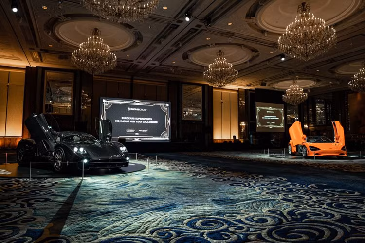 Cái tên siêu xe Pagani Utopia bắt nguồn từ nhan đề một cuốn sách triết học nổi tiếng của Thomas More, xuất bản năm 1916, với nội dung về xã hội không tưởng trong tương lai. Dịch sang tiếng Việt, từ Utopia mang ý nghĩa là Địa đàng trần gian. Pagani Utopia được thiết kế dựa trên ba định hướng đó là sự đơn giản, nhẹ nhàng và niềm vui khi lái xe.