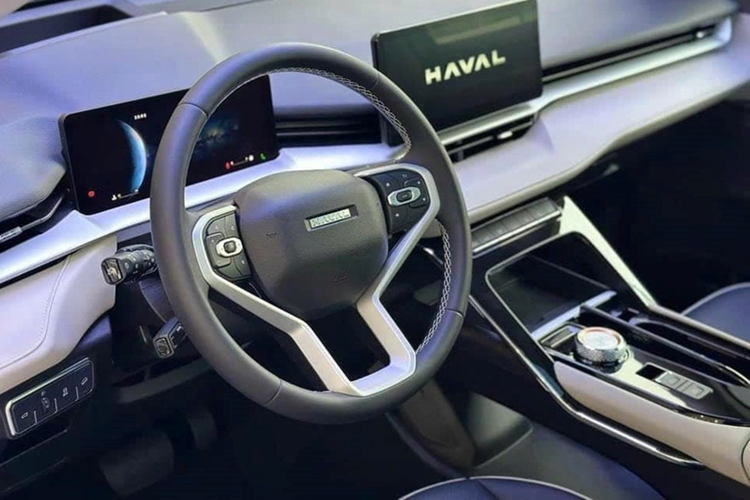 Với giá bán thực tế chỉ còn 820 triệu đồng, Haval H6 rẻ ngang Toyota Corolla Cross 1.8V, trong khi thấp hơn đáng kể so với đối thủ trực tiếp là Honda CR-V e:HEV RS (1,259 tỷ đồng).