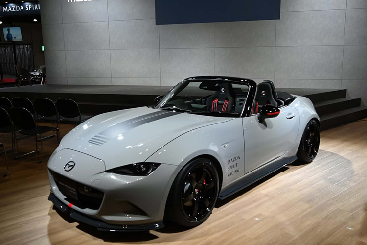 Mazda Spirit Racing RS 3 thể thao được cho là sẽ trang bị động cơ xăng 4 xi-lanh 2.0L quen thuộc, đang được Mazda dành riêng cho bản mui xếp cứng RF tại Nhật và không có cho bản mui xếp mềm.