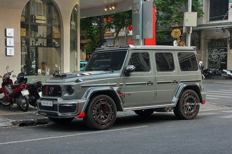 Bên cạnh việc cho ra đời những gói độ ấn tượng cho các mẫu xe Mercedes thì hãng độ Brabus còn trực tiếp sản xuất một số bản độ với số lượng giới hạn cùng sức mạnh “không tưởng” và Brabus Rocket 900 độ Mercedes-AMG G63 là một mẫu xe như vậy.