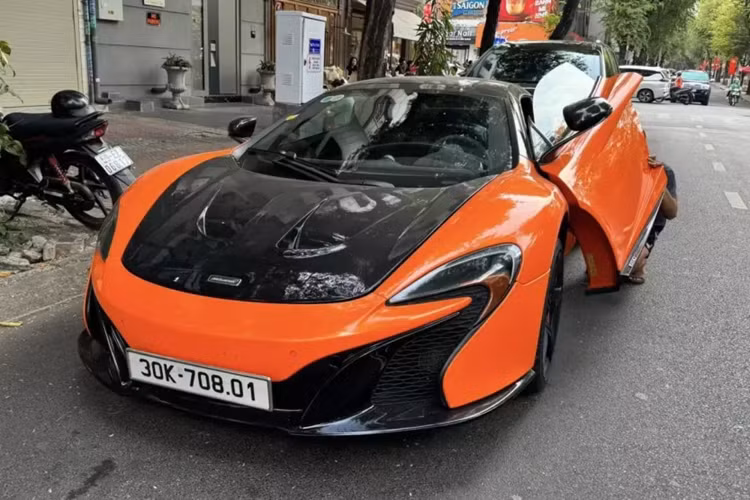 Động cơ kết hợp với hộp số 7 cấp SSG, nhờ đó, McLaren 650S Spider có thể tăng tốc từ vị trí xuất phát lên 100 km/h trong vòng 3 giây trước khi đạt vận tốc tối đa 328 km/h.