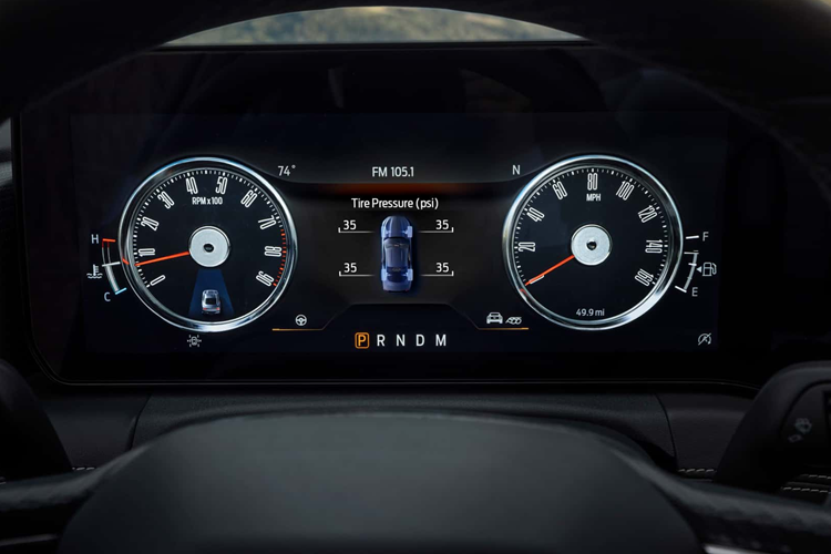 Ford cho biết màu sắc này sẽ chỉ chiếm một lượng nhỏ trong số những chiếc Mustang kỷ niệm 1.965 năm dự kiến sản xuất. Tương tự như quy trình đăng ký Mustang GTD, những người mua quan tâm sẽ phải đăng ký để có cơ hội nhận được chiếc Mustang với màu Brittany Blue.