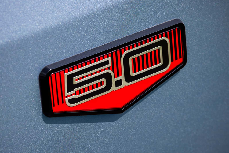 Đây là bản cập nhật giao diện đồng hồ đo cổ điển thứ hai được Ford cung cấp trong năm nay sau giao diện dành cho Mustang 1967 được công bố vào tháng Tư.