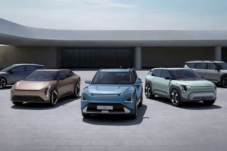 Cột mốc này là minh chứng cho khả năng hiểu và đáp ứng nhu cầu ngày càng thay đổi của khách hàng của KIA. Khi KIA tiếp tục đổi mới và mở rộng danh mục xe điện của mình, thành công của EV3 đóng vai trò là kim chỉ nam về tầm nhìn chiến lược và sự nhạy bén của công ty trên thị trường.