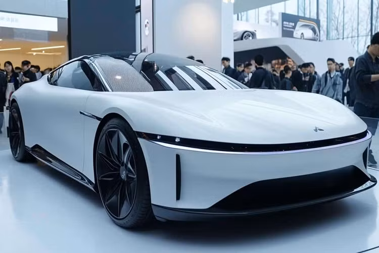 Kunpeng còn được trang bị bộ pin 5C có thể sạc từ 10 - 80% chỉ trong 12 phút. Những mẫu xe này sẽ sử dụng bộ siêu nạp Xpeng S5, hiện đã sẵn sàng tung ra thị trường Trung Quốc và sẽ được giới thiệu tại các thị trường xuất khẩu bắt đầu từ năm 2025.