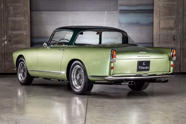 Cho đến ngày nay, những chiếc xe Ferrari vẫn giữ được vẻ độc đáo của mình. Giống như những năm đầu, Ferrari hiện vẫn có thể thể thực sự độc đáo nhờ chương trình cá nhân hóa ngày càng phổ biến cho phép khách hàng tạo ra những chiếc xe riêng của mình. Chiếc Ferrari 250 GT Coupé tuyệt đẹp năm nay đã 70 tuổi và vẫn luôn được coi là một trong những chiếc xe khởi đầu xu hướng.