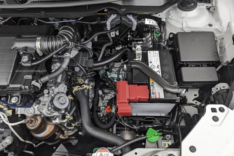 Bên cạnh đó là tính năng cảnh báo người lái mất tập trung, hệ thống hỗ trợ phanh Dual Sensor Brake Support thế hệ thứ 2 và hỗ trợ phanh ở tốc độ thấp (cả tiến lẫn lùi) để ngăn va chạm. Tuy nhiên, khi bán ở những thị trường khác, Suzuki Swift 2024 có thể sẽ bị cắt một số tính năng an toàn.