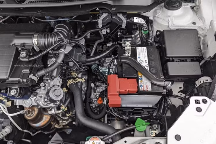 Bên cạnh đó là tính năng cảnh báo người lái mất tập trung, hệ thống hỗ trợ phanh Dual Sensor Brake Support thế hệ thứ 2 và hỗ trợ phanh ở tốc độ thấp (cả tiến lẫn lùi) để ngăn va chạm. Tuy nhiên, khi bán ở những thị trường khác, Suzuki Swift 2024 có thể sẽ bị cắt một số tính năng an toàn.