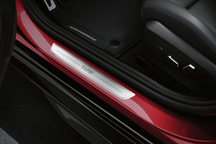 BMW ra mat goi do chinh hang cho 5 Series Touring va i5 Touring-Hinh-9