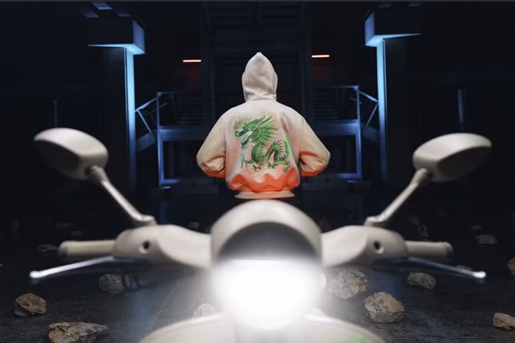 Dự kiến, mẫu xe sẽ có mặt tại thị trường Việt Nam vào đầu tháng 04/2024. Mức giá xe Vespa 946 Dragon 2024 dự đoán sẽ không hề rẻ, giống như nhiều phiên bản đặc biệt trước đây.