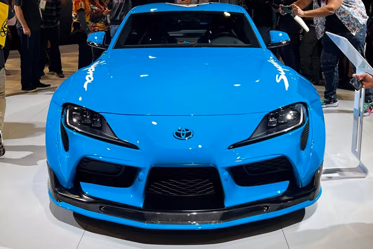Sau khi được nâng cấp, chiếc Toyota Supra khoác áo NASCAR này được đặt tên là Suprabird và phiên bản độ này mang trên mình lớp sơn màu xanh cổ điển và được trang trí bằng số 43 của Petty trên cửa xe. Legacy Motor Club là phiên bản hiện đại của đội đua NASCAR Petty GMS trước đây.