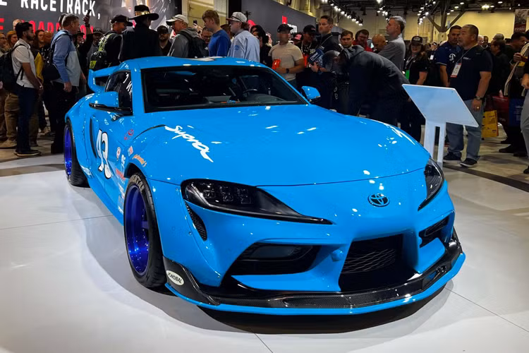 Mẫu xe độ vẫn được trang bị khối động cơ sáu xi-lanh thẳng hàng 3.0 lít tăng áp kép của Supra vẫn được giữ nguyên, tuy vậy xe vẫn được trang bị thêm một ống hút gió lạnh và ống xả nâng cấp có thể tăng thêm chút sức mạnh so với công suất 382 mã lực hiện tại.