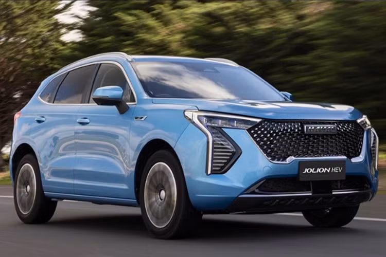 Cảnh báo chuyển làn đường, giữ làn đường, cảnh báo chệch làn đường, cảnh báo điểm mù, cảnh báo phương tiện cắt ngang khi lùi, cảnh báo va chạm trong điểm mù khi lùi, camera 360 độ, 6 cảm biến đỗ xe phía trước và 6 cảm biến đỗ xe đằng sau.