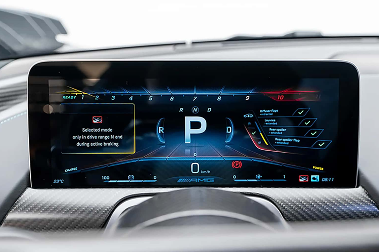 Điều đặc biệt về chiếc xe này là Mercedes chưa bao giờ công bố giá chính xác, nhưng các báo cáo ước tính giá khoảng từ 2 triệu đến 3 triệu đô la – gần một nửa so với giá mà F1rst Motors đưa ra. Việc không công bố giá bán sẽ khiến siêu phẩm này hấp dẫn hơn, đồng thời Mercedes cũng không chấp nhận khách hàng bán lại AMG One.