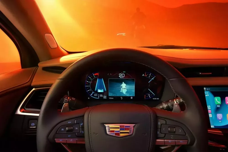 Người mua cũng sẽ tìm thấy một loạt các hệ thống hỗ trợ người lái bao gồm kiểm soát hành trình thích ứng, phanh khẩn cấp tự động, cảnh báo phương tiện cắt ngang phía sau và cảnh báo va chạm phía trước.