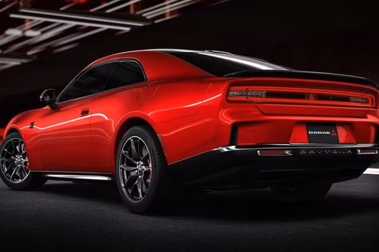 Hệ dẫn động bốn bánh là trang bị tiêu chuẩn trên tất cả phiên bản. Ở cấu hình cao nhất, mẫu xe cơ bắp thuần điện này tăng tốc từ 0 lên 97 km/h chỉ trong trong 3,3 giây, trước khi đạt vận tốc tối đa là 220 km/h.