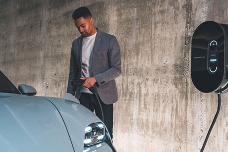 Cần phải lưu ý rằng đây chỉ là buổi chạy thử độc lập do Porsche tổ chức để kiểm tra khả năng vận hành của Taycan. Phạm vi di chuyển chính thức được in trong các catalogue giới thiệu xe sẽ do Cơ quan bảo vệ môi trường Mỹ (Environmental Protection Agency - EPA) tiến hành đo đạc và công nhận.