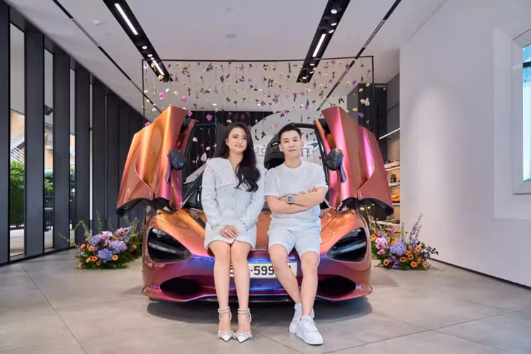 Sức nóng về chiếc siêu xe McLaren 750S đầu tiên về Việt Nam, để phục vụ cho 1 đại gia ở TP.HCM vẫn chưa có dấu hiệu hạ nhiệt, khi mới đây, chủ nhân của xe đã có nhiều chia sẻ rất thú vị với giới săn xe ở Sài thành.