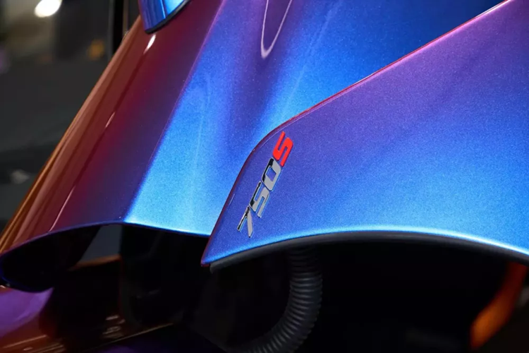 Tổng giá trị cho các tùy chọn trên chiếc siêu xe McLaren 750S đầu tiên về Việt Nam là 7 tỷ đồng, tương đương giá xe Porsche 911 đời mới chính hãng.